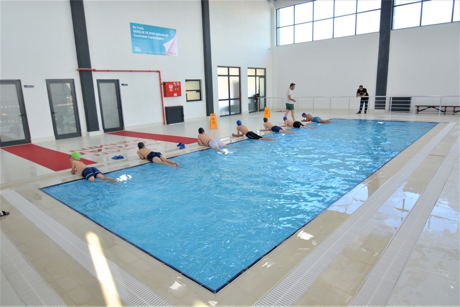 YARI OLİMPİK HAVUZUMUZDA YÜZME KURSUMUZ BAŞLADI