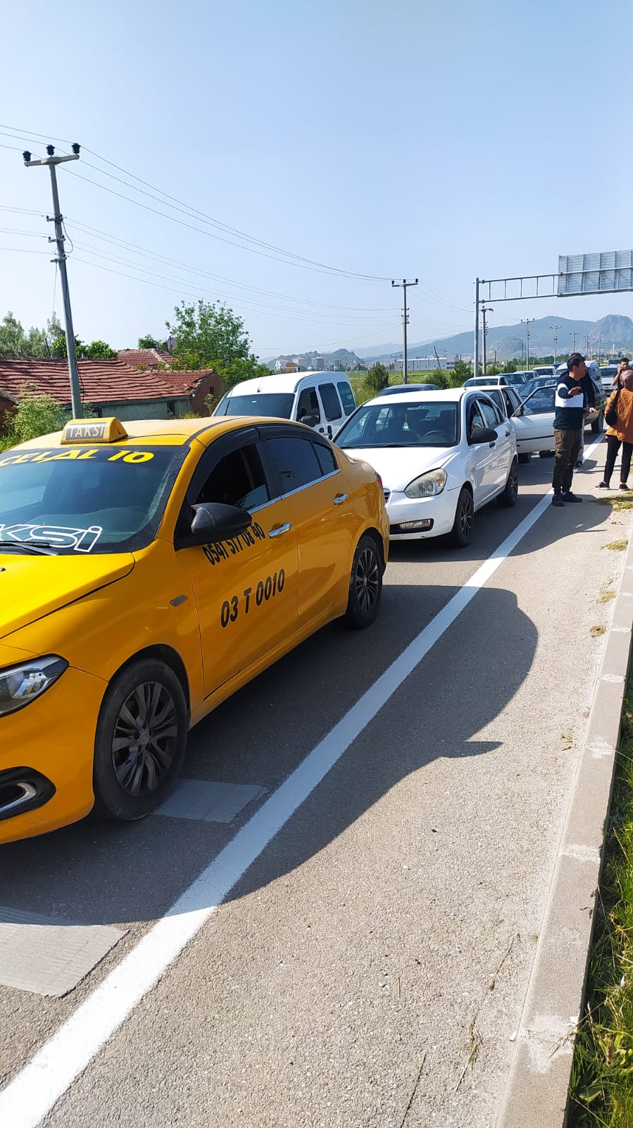 SINAV TELAŞI KAZAYA DAVETİYE ÇIKARDI