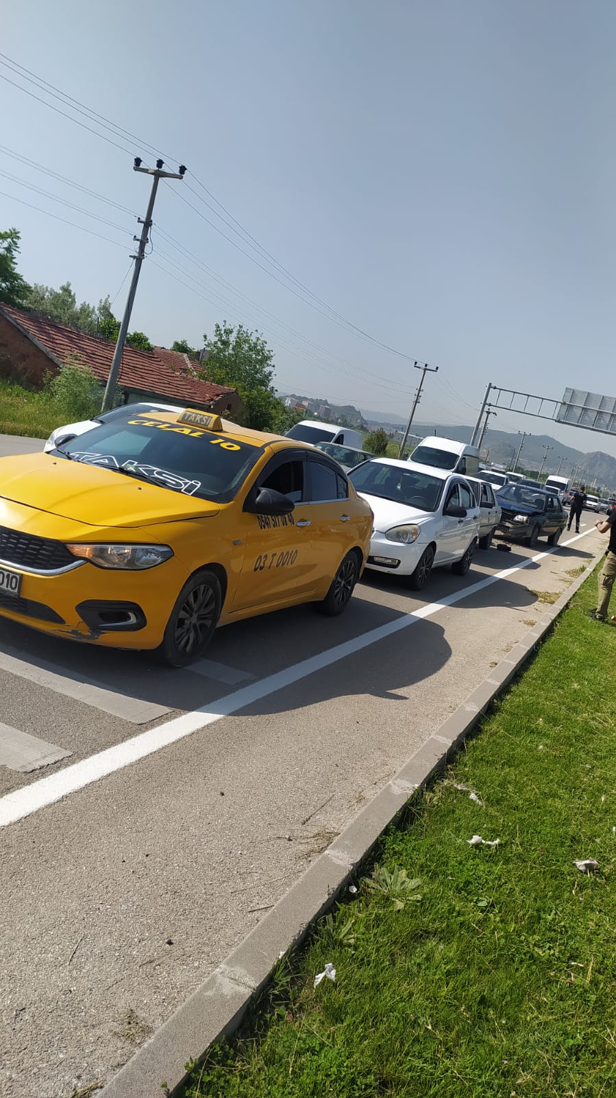 SINAV TELAŞI KAZAYA DAVETİYE ÇIKARDI