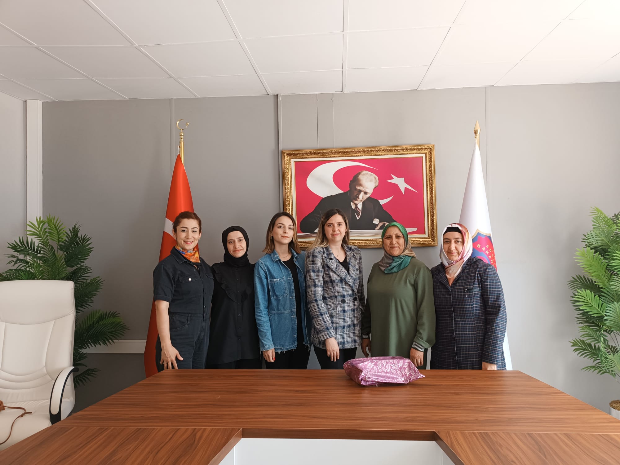 KADER MAHKUMU KADIN VE ÇOCUKLARA MORAL