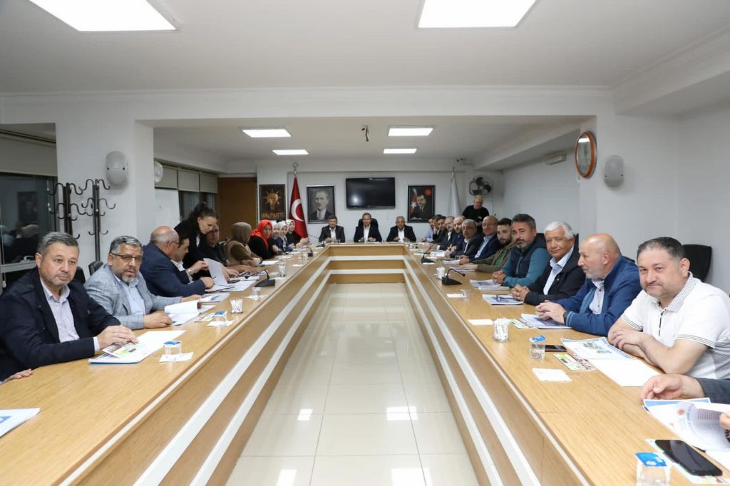 AK PARTİ İL YÖNETİMİ BAŞKAN ZEYBEK’İ AĞIRLADI