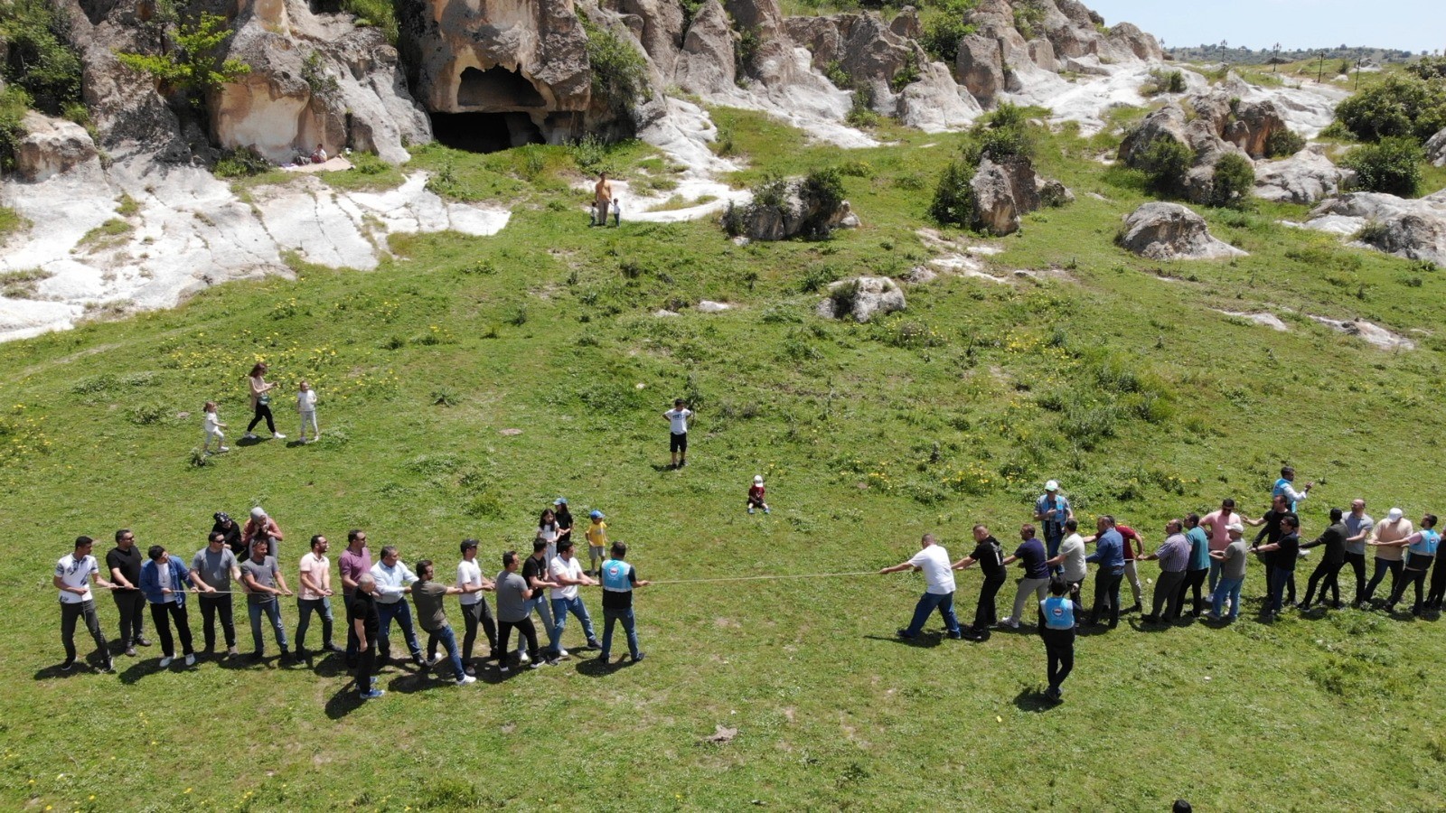 AYAZİNİ’DE BAHAR ŞENLİĞİ