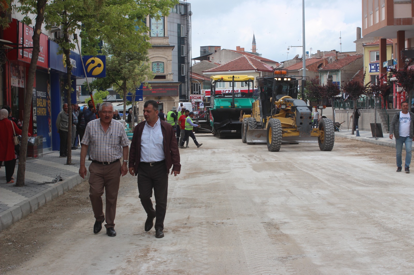 ESKİŞEHİR CADDESİ ASFALTLA BULUŞTU