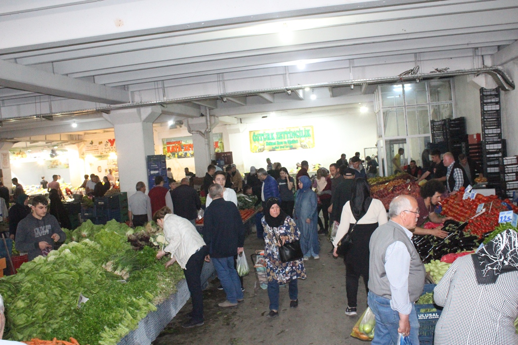 PAZARDA FİYATLAR UCUZLADI
