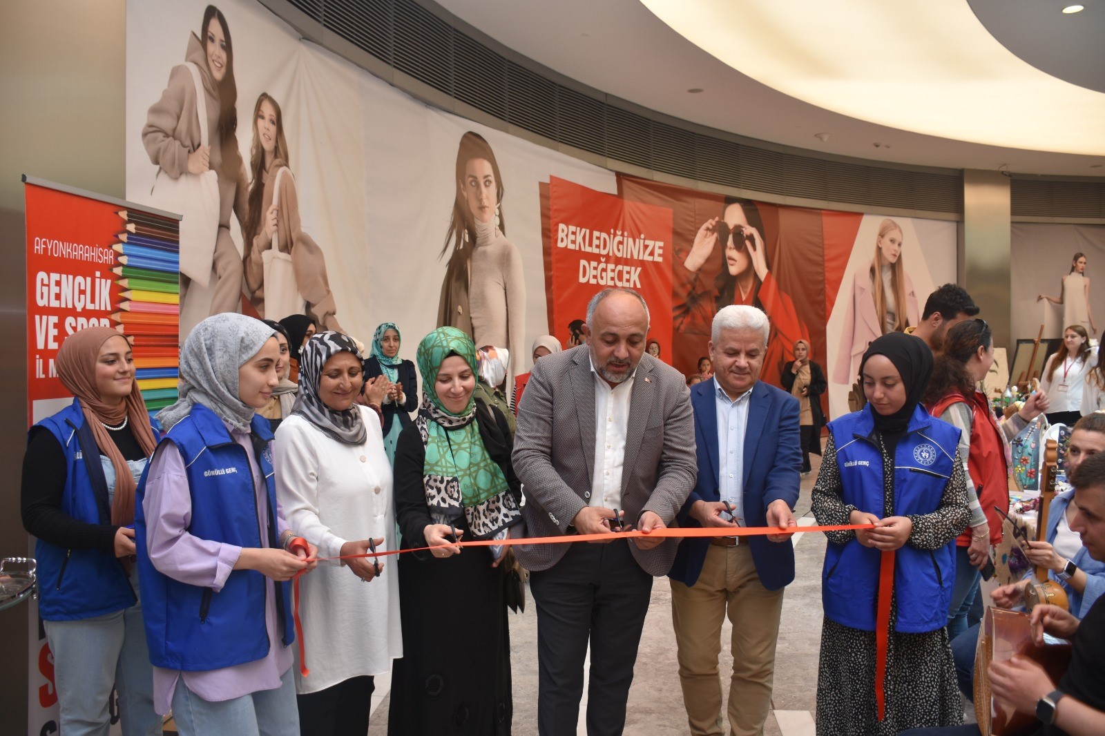 ‘KÜLTÜR SANAT SOKAĞI’ SERGİSİ AÇILDI