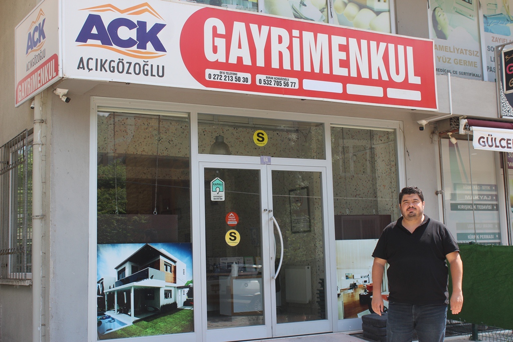 "AYAKLI EMLAKÇILAR SEKTÖRE ZARAR VERİYOR"