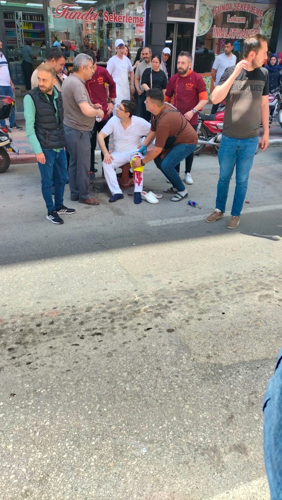 AMBARYOLU'NDA BIÇAKLI YARALAMA