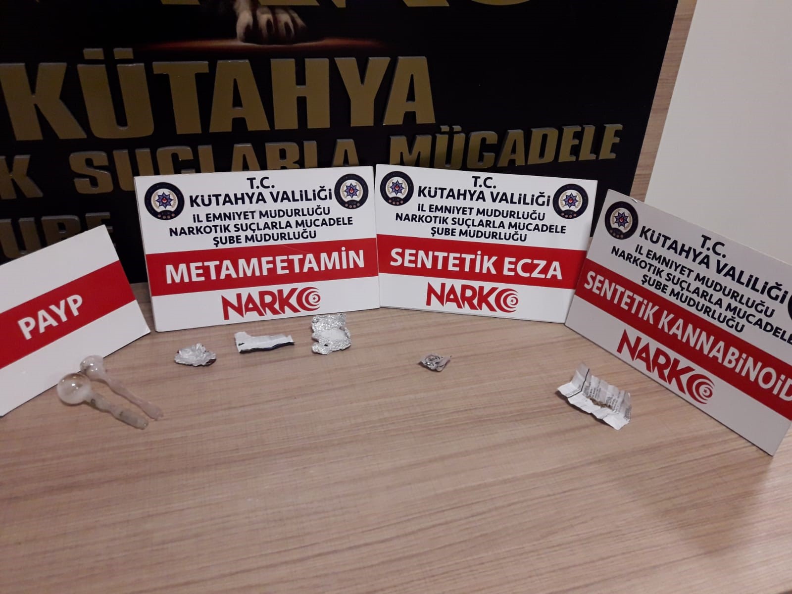 UYUŞTURUCU TACİRLERİ YAKALANDI