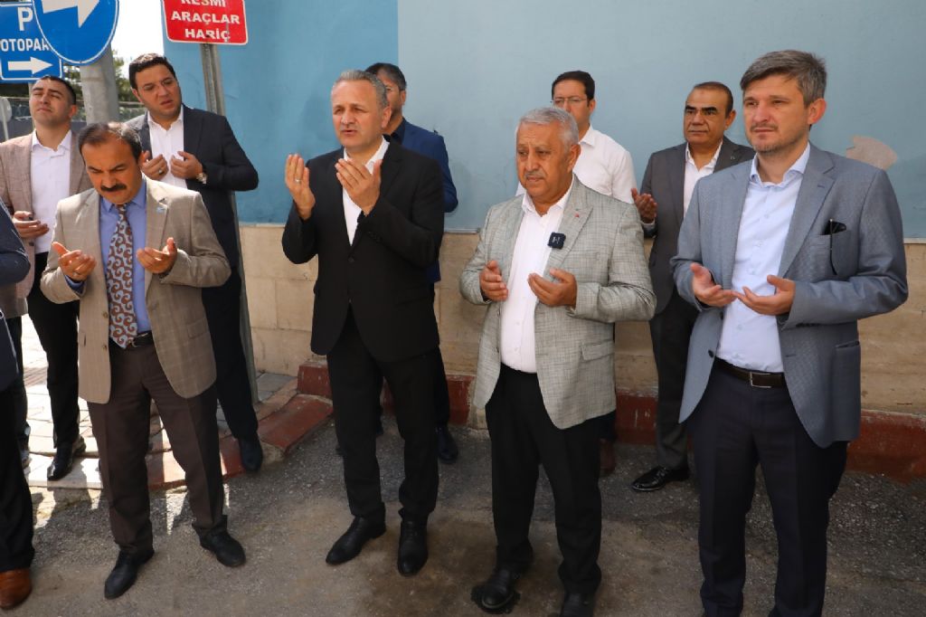 BAYIRBUCAK TÜRKMENLERİNE YARDIM ELİ