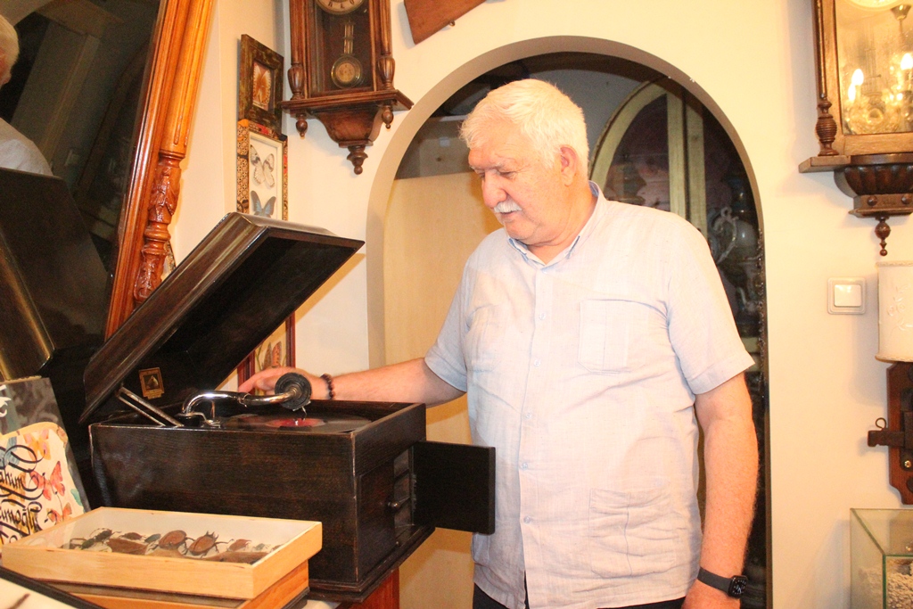 PAHA BİÇİLEMEZ ESERLER BU KOLEKSİYONDA