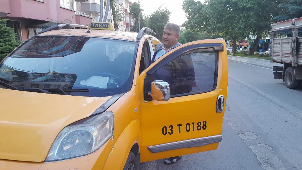 AFYON'DA TAKSİ ÜCRETLERİNE YÜZDE YÜZ ZAM GELDİ