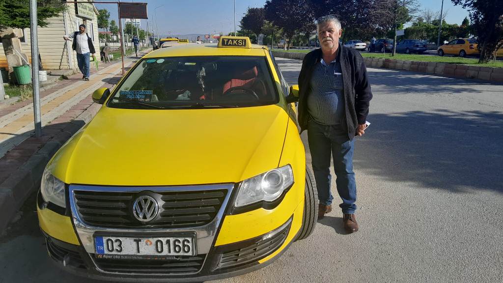 AFYON'DA TAKSİ ÜCRETLERİNE YÜZDE YÜZ ZAM GELDİ