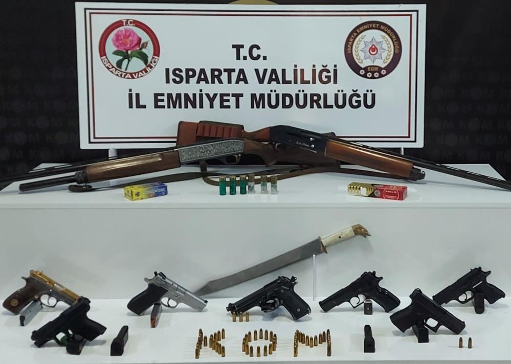 KUKLA OPERASYONUNDA 8 GÖZALTI