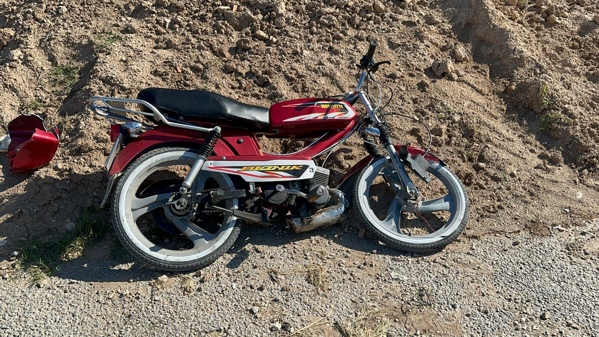 OTOMOBİL İLE MOTOSİKLET ÇARPIŞTI: 1 YARALI