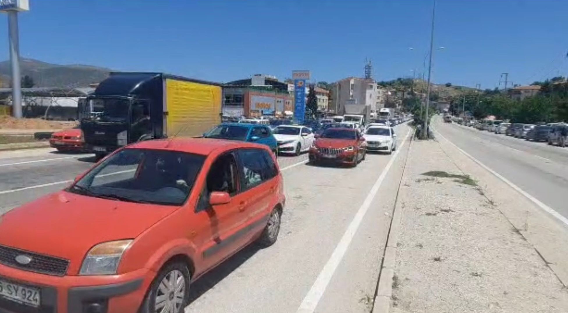 AFYON-ANTALYA YOLUNDA TATİL YOĞUNLUĞU