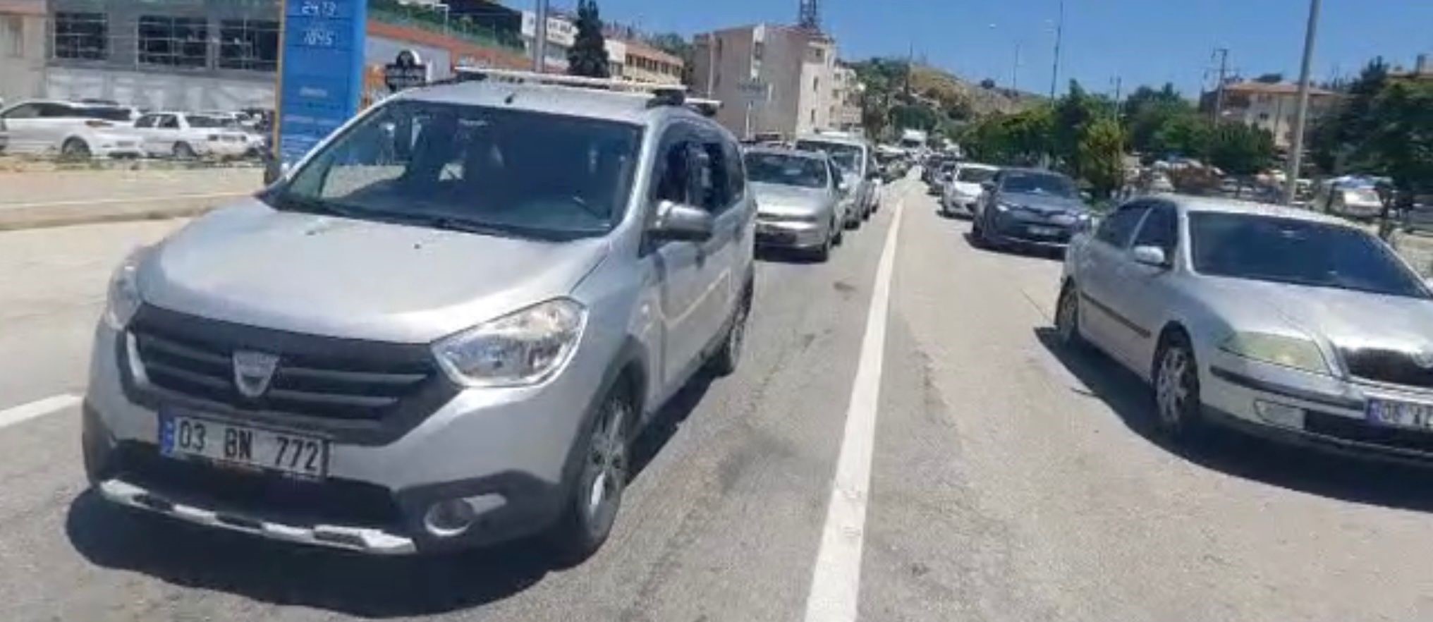 AFYON-ANTALYA YOLUNDA TATİL YOĞUNLUĞU
