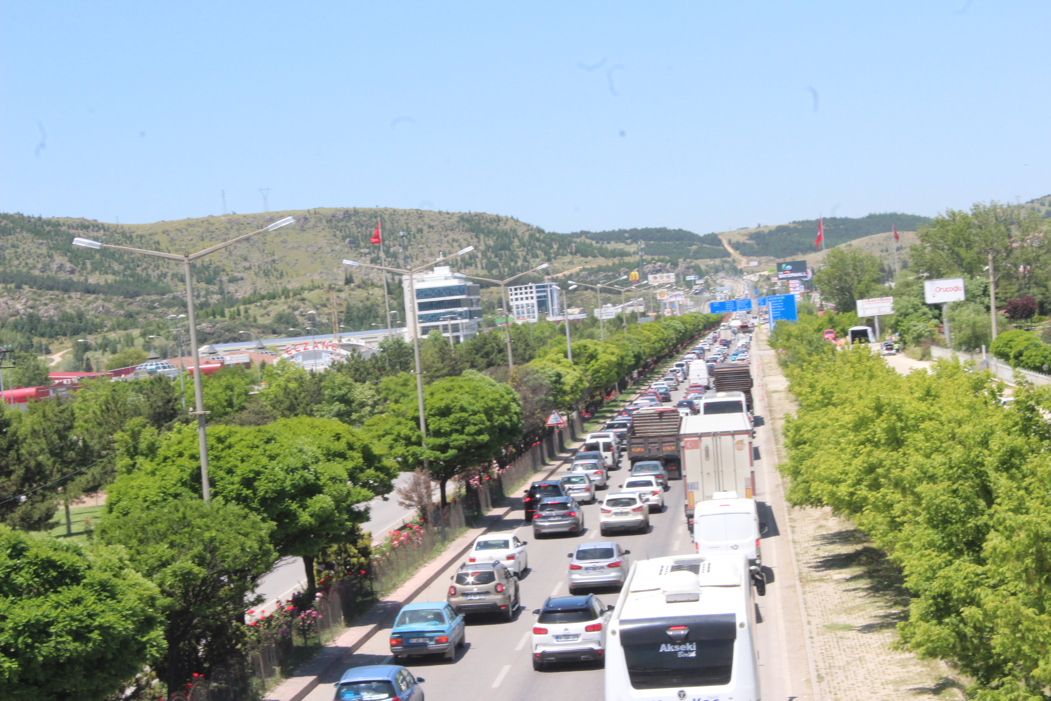 KARAYOLU TRAFİĞİNDE TATİL YOĞUNLUĞU