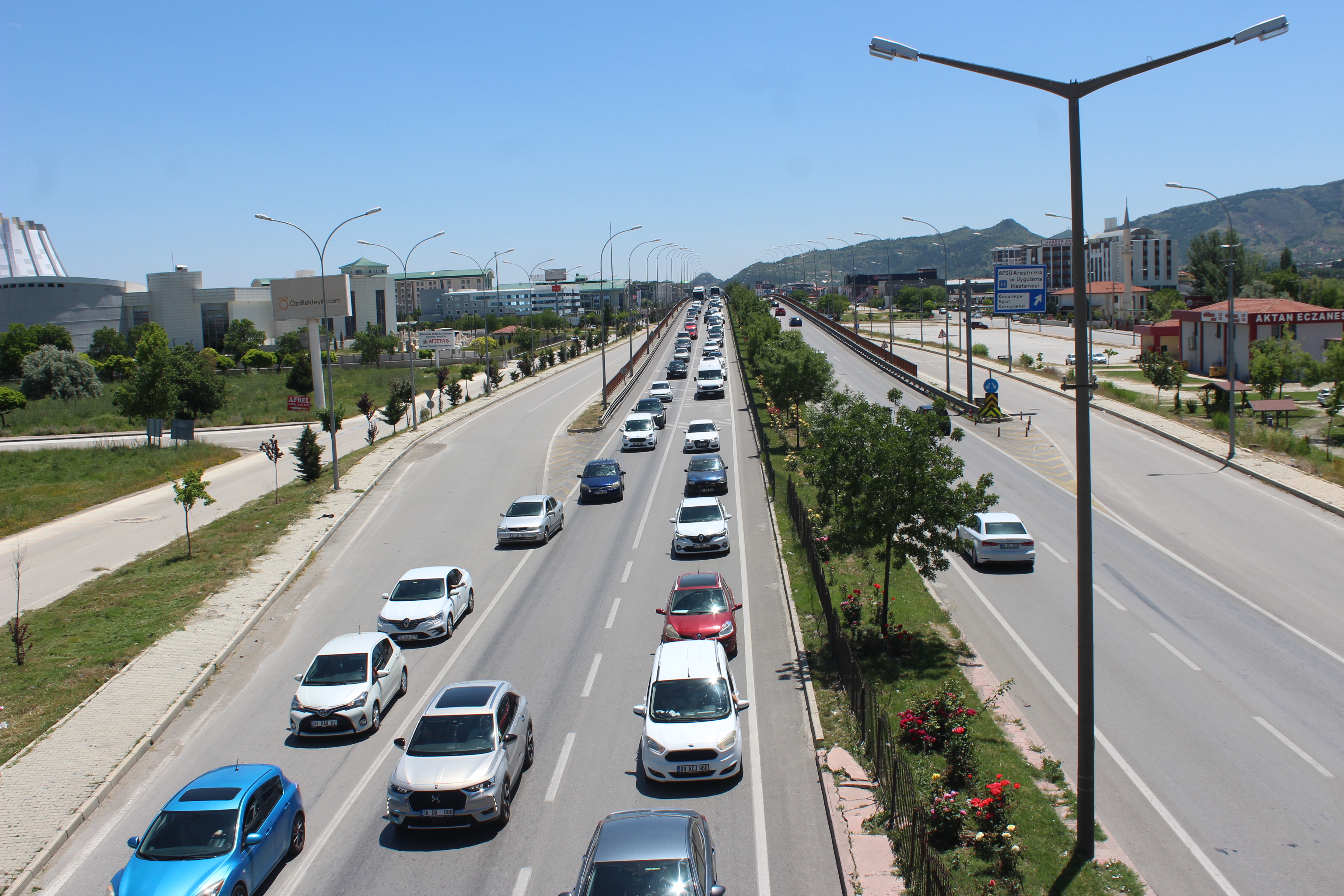 KARAYOLU TRAFİĞİNDE TATİL YOĞUNLUĞU
