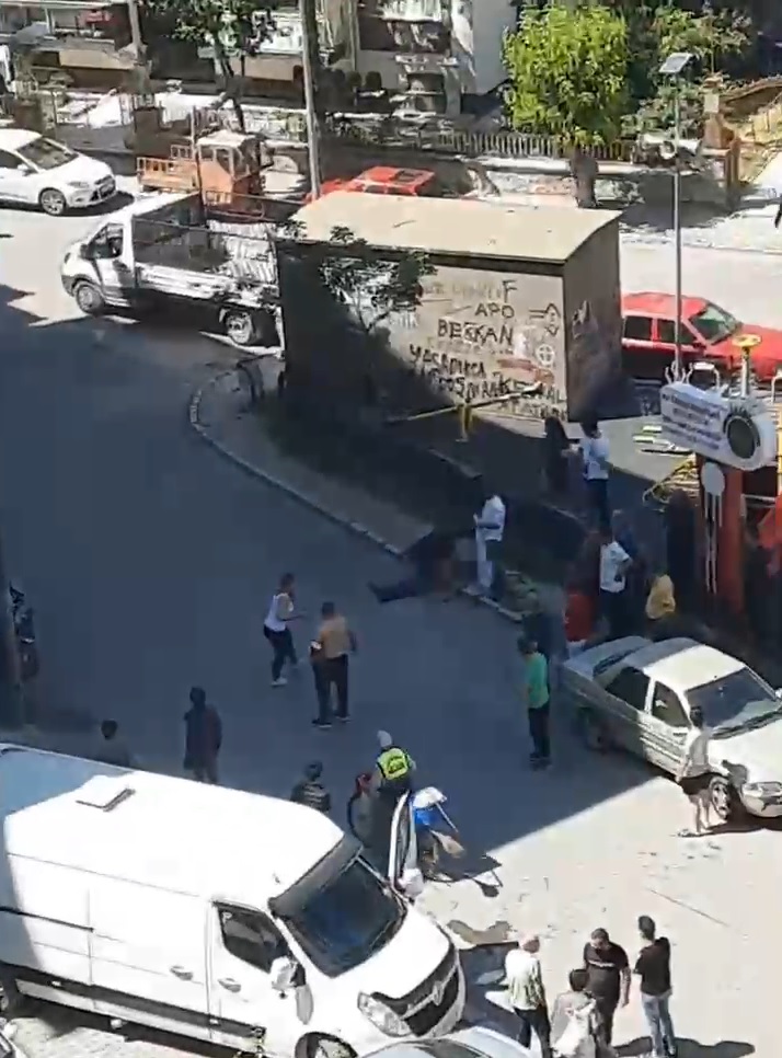 AFYON'DA CUMHURİYET MAHALLESİNDE BIÇAKLARLA BİRBİRLERİNE GİRDİLER