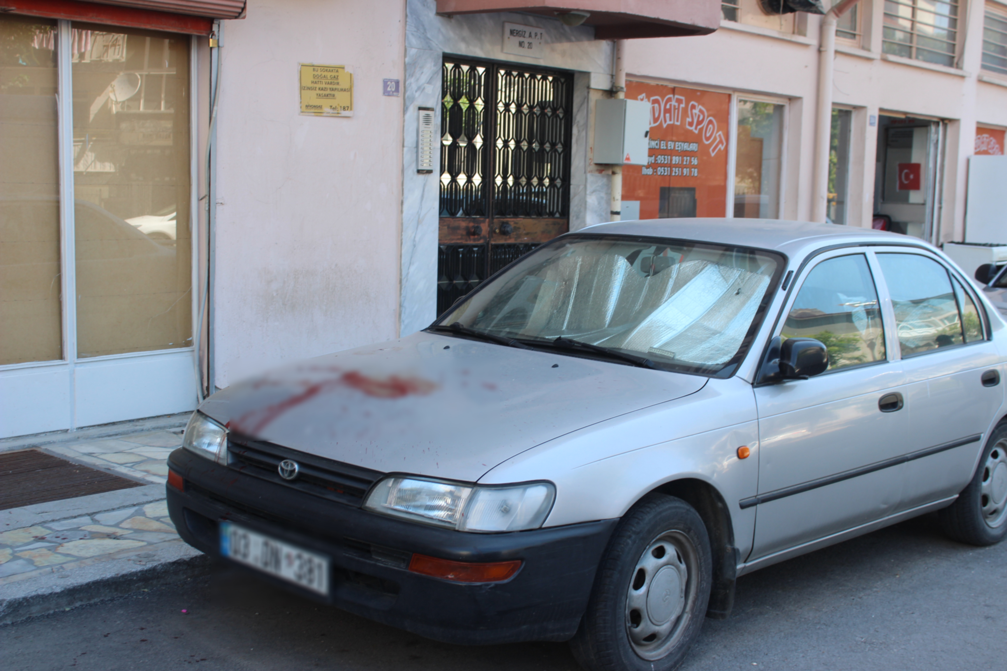 AFYON'DA CUMHURİYET MAHALLESİNDE BIÇAKLARLA BİRBİRLERİNE GİRDİLER