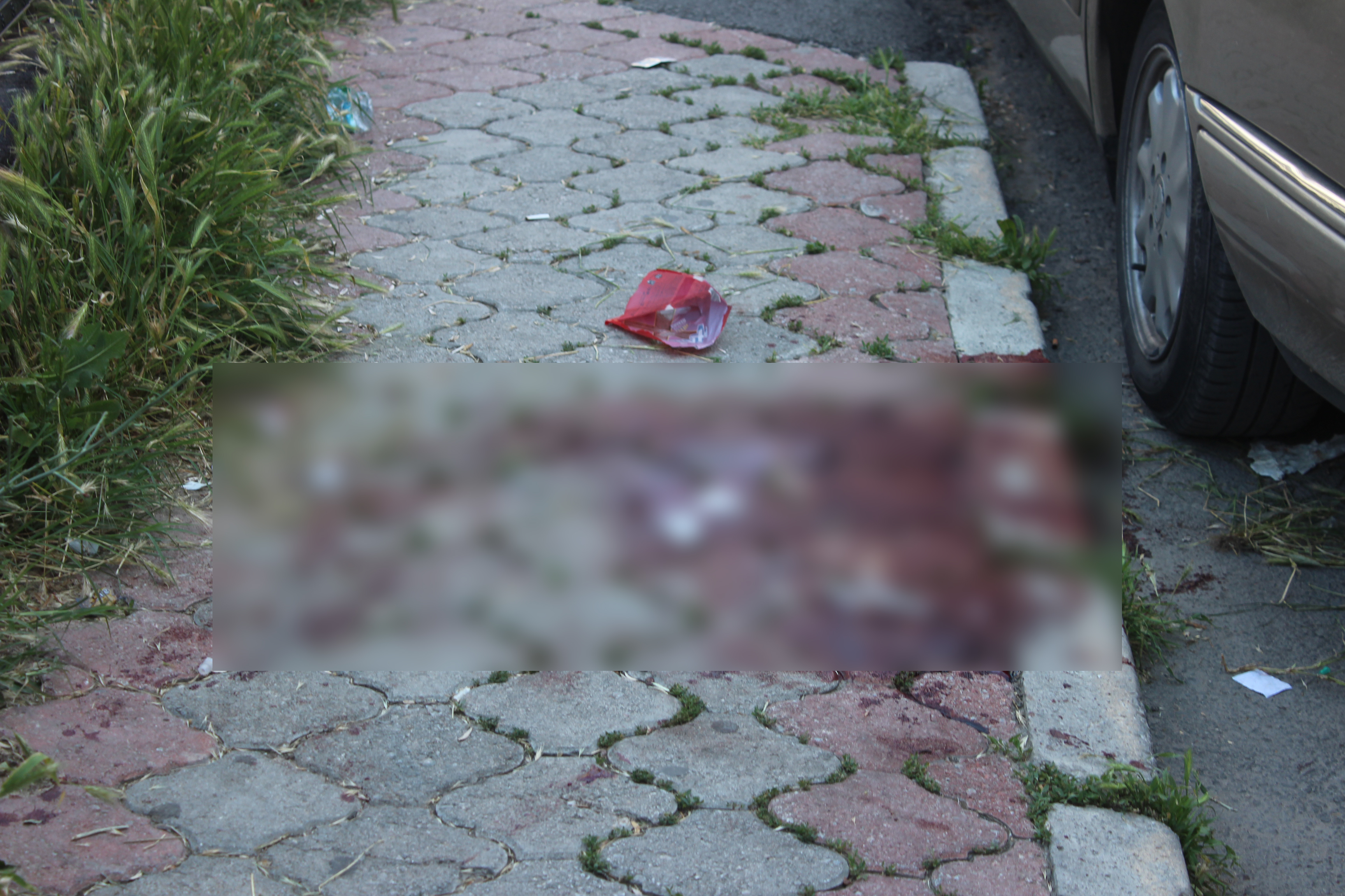 AFYON'DA CUMHURİYET MAHALLESİNDE BIÇAKLARLA BİRBİRLERİNE GİRDİLER