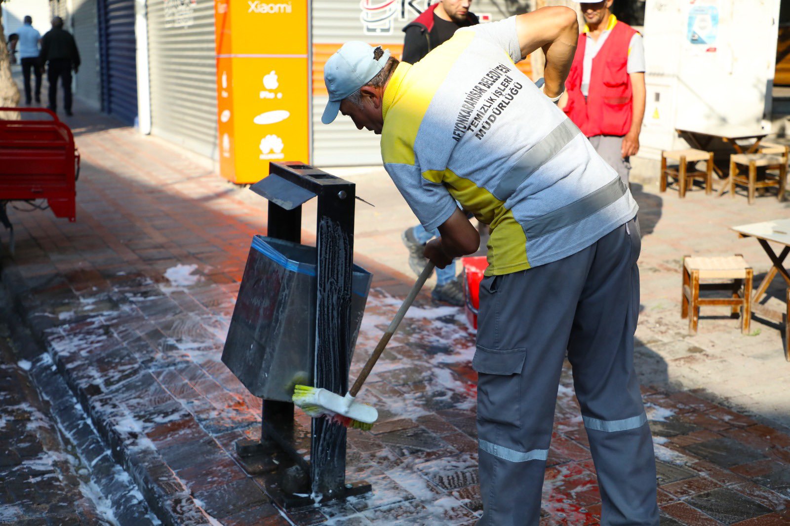 CADDE VE SOKAKLARDA DEZENFEKTE ÇALIŞMASI