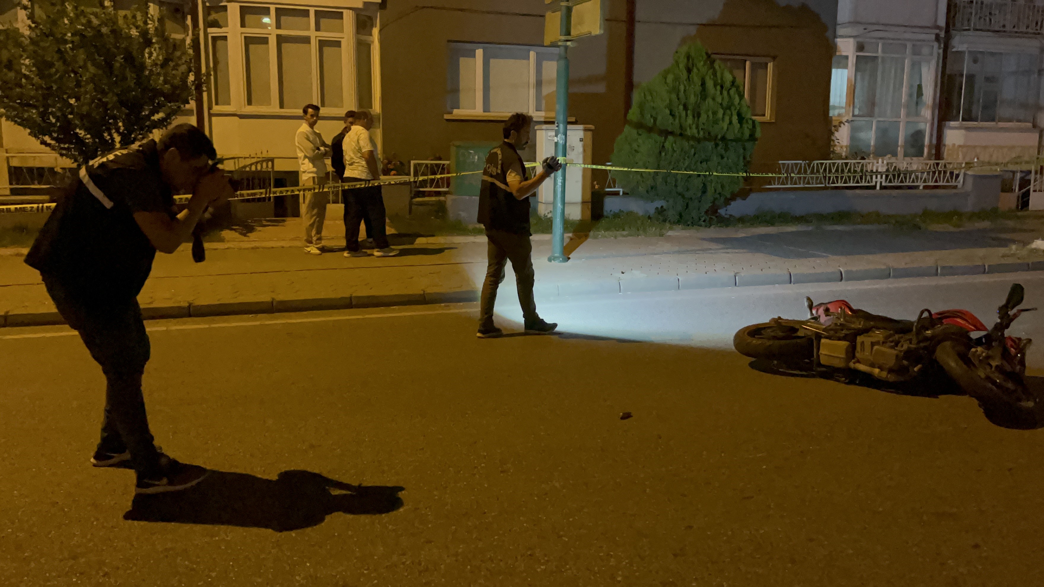 MOTOSİKLET KAZASINDA GENÇ KIZ HAYATINI KAYBETTİ