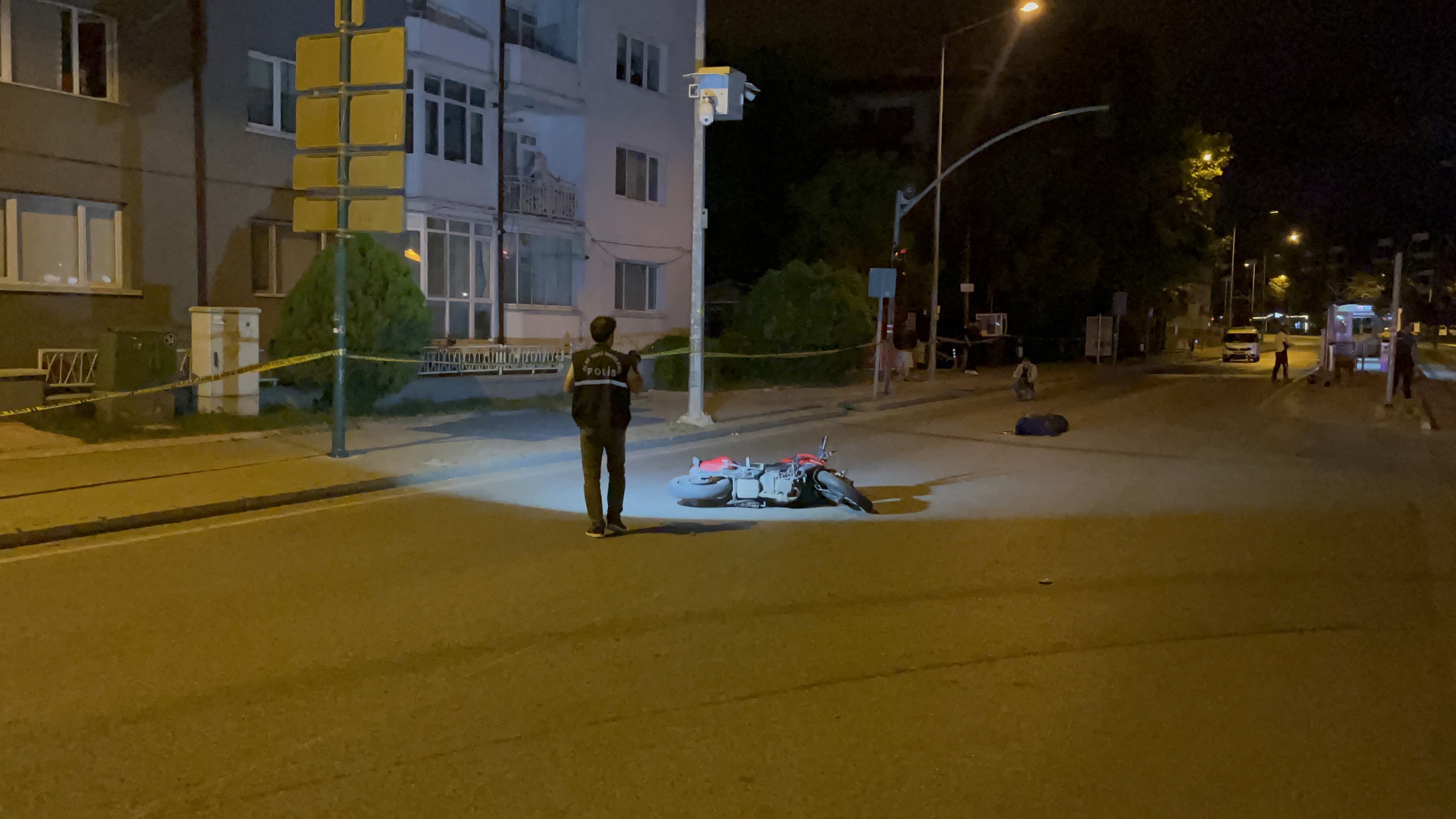 MOTOSİKLET KAZASINDA GENÇ KIZ HAYATINI KAYBETTİ