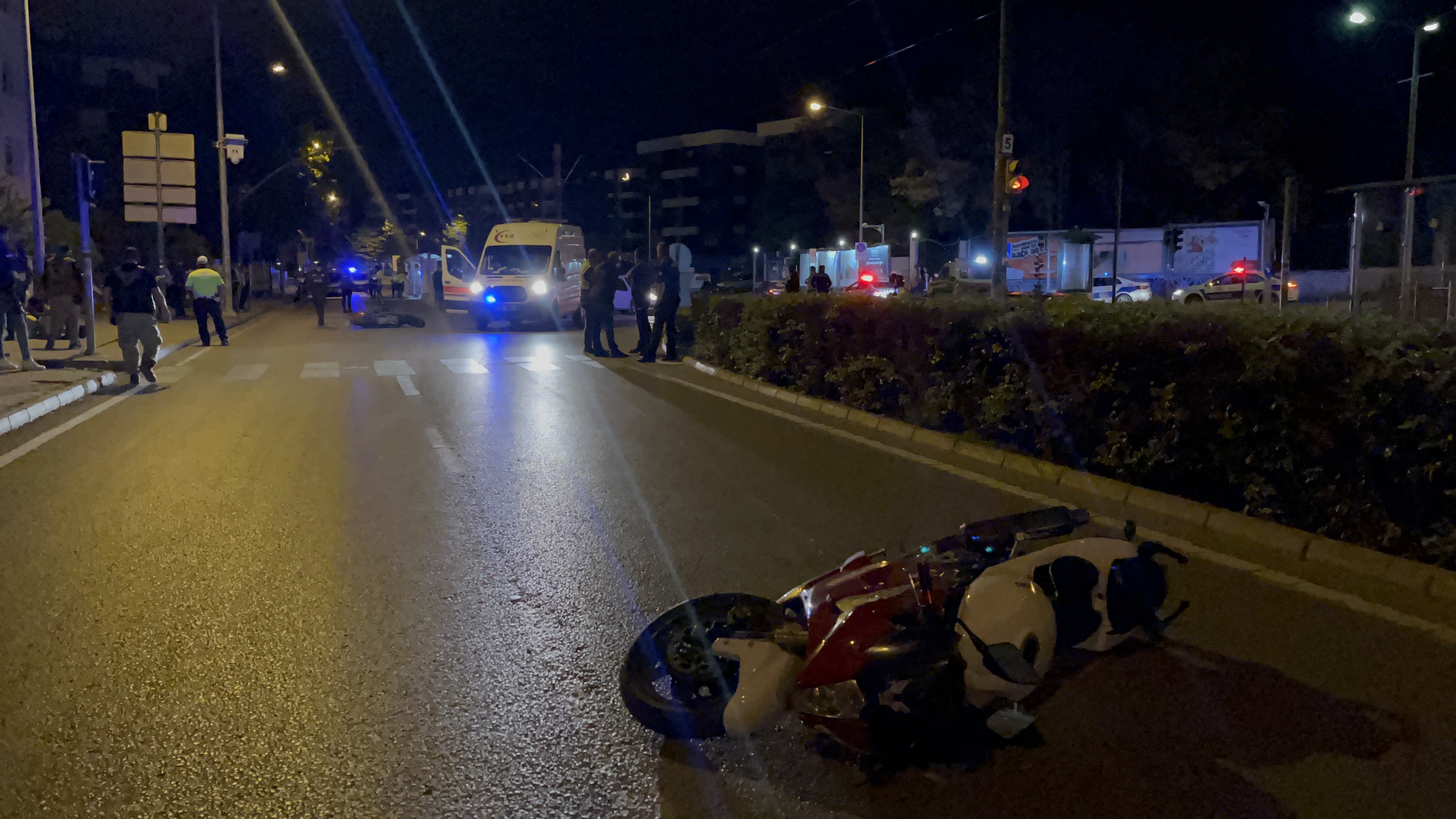 MOTOSİKLET KAZASINDA GENÇ KIZ HAYATINI KAYBETTİ