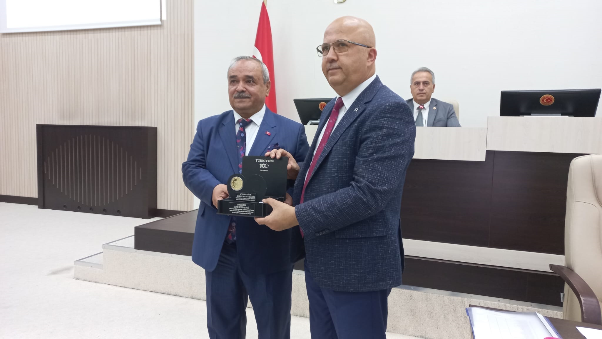 İGM ÜYELERİNE ALTIN MADALYA