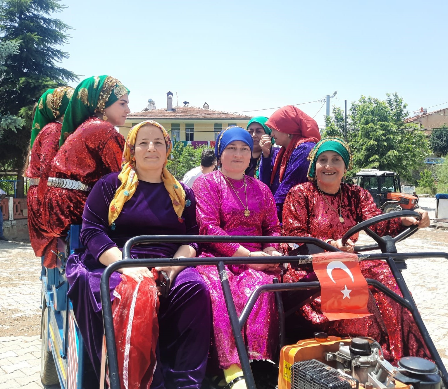 BÖYLE DÜĞÜN KONVOYU GÖRÜLMEDİ