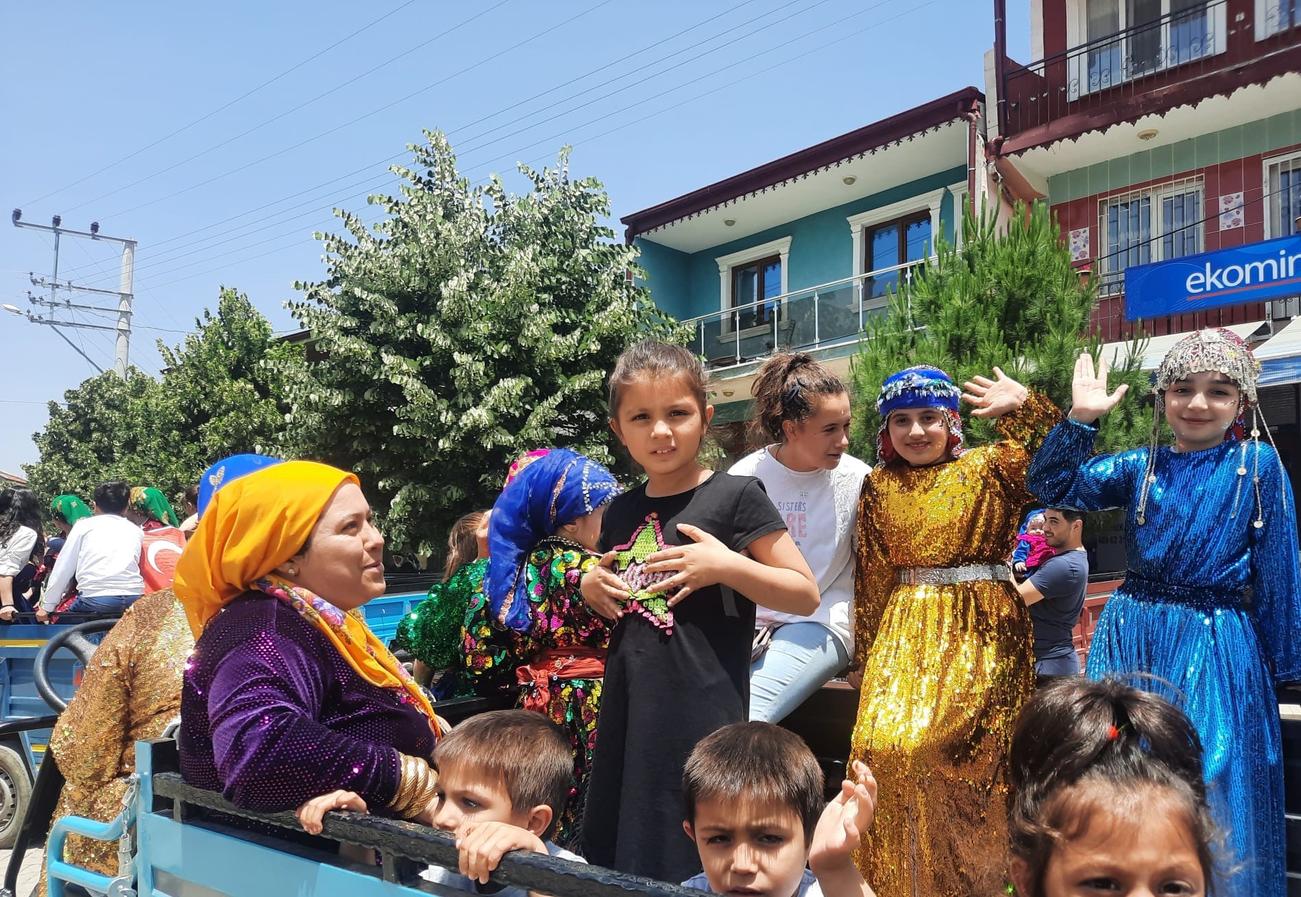 BÖYLE DÜĞÜN KONVOYU GÖRÜLMEDİ