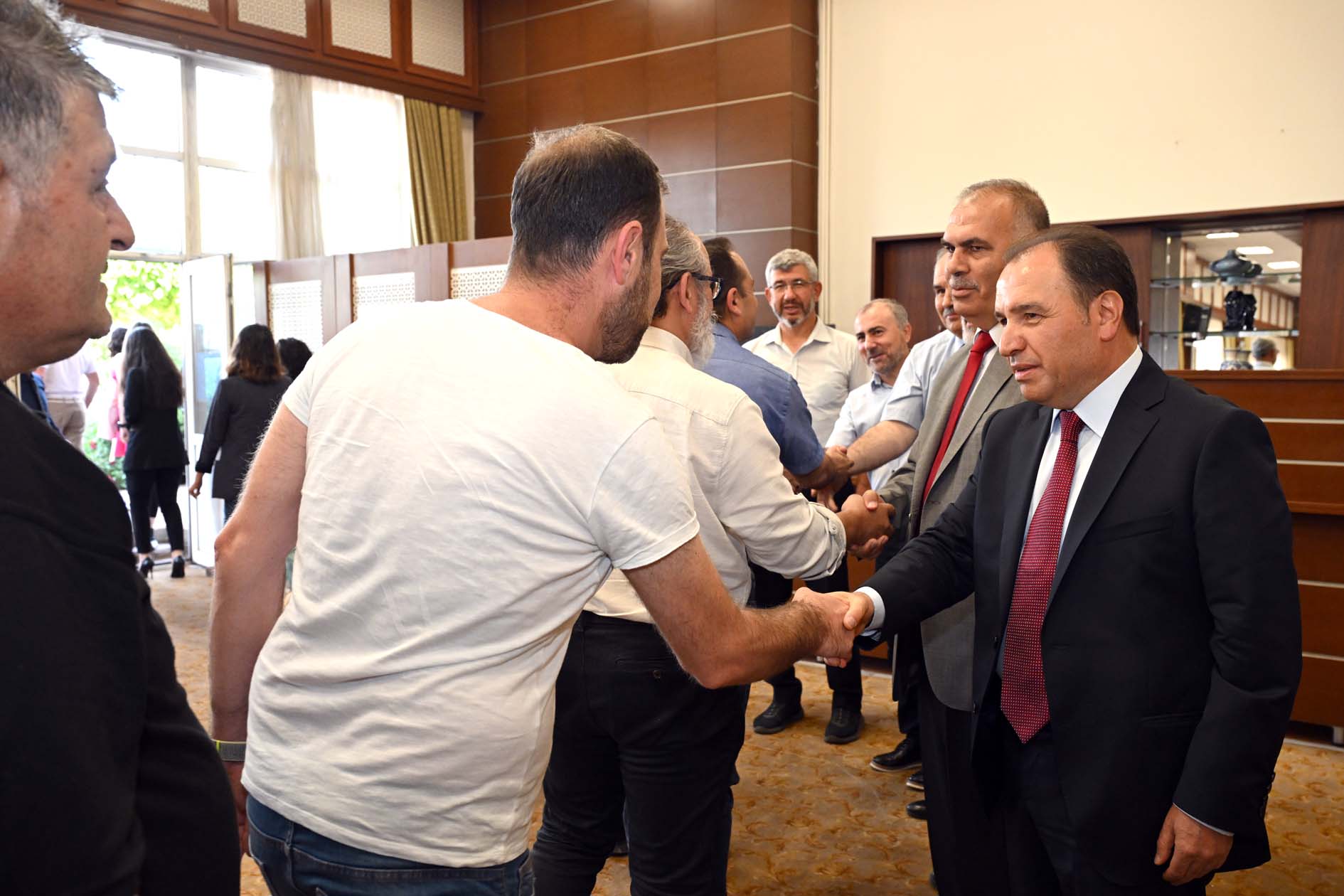 AKÜ’DE BAYRAMLAŞMA TÖRENİ GERÇEKLEŞTİRİLDİ