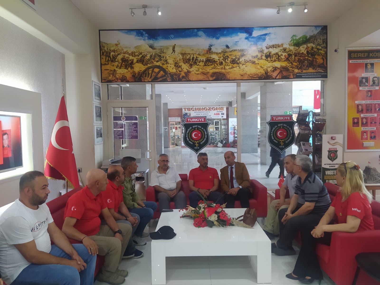 ESKİ BELEDİYE BAŞKANINDAN ANLAMLI BAĞIŞ