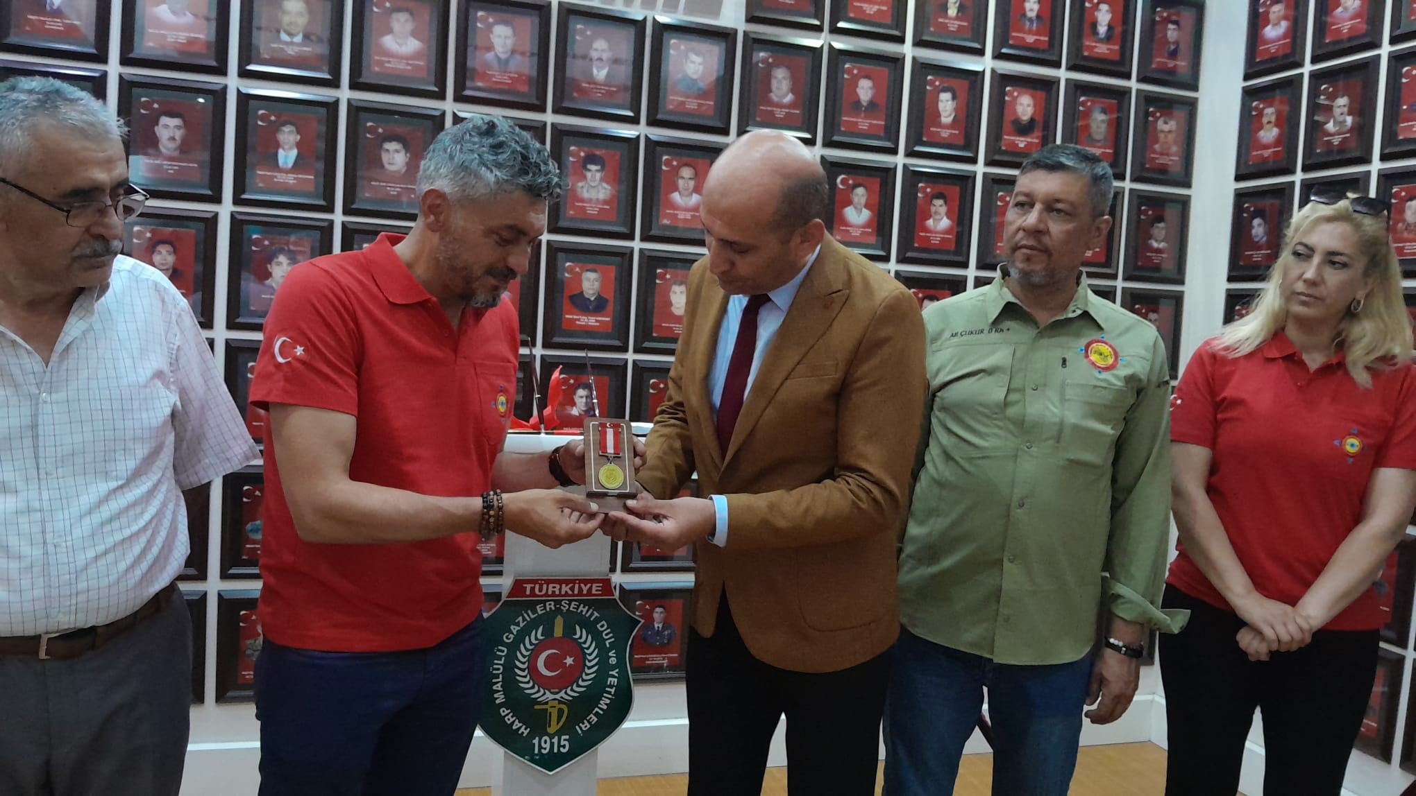 ESKİ BELEDİYE BAŞKANINDAN ANLAMLI BAĞIŞ