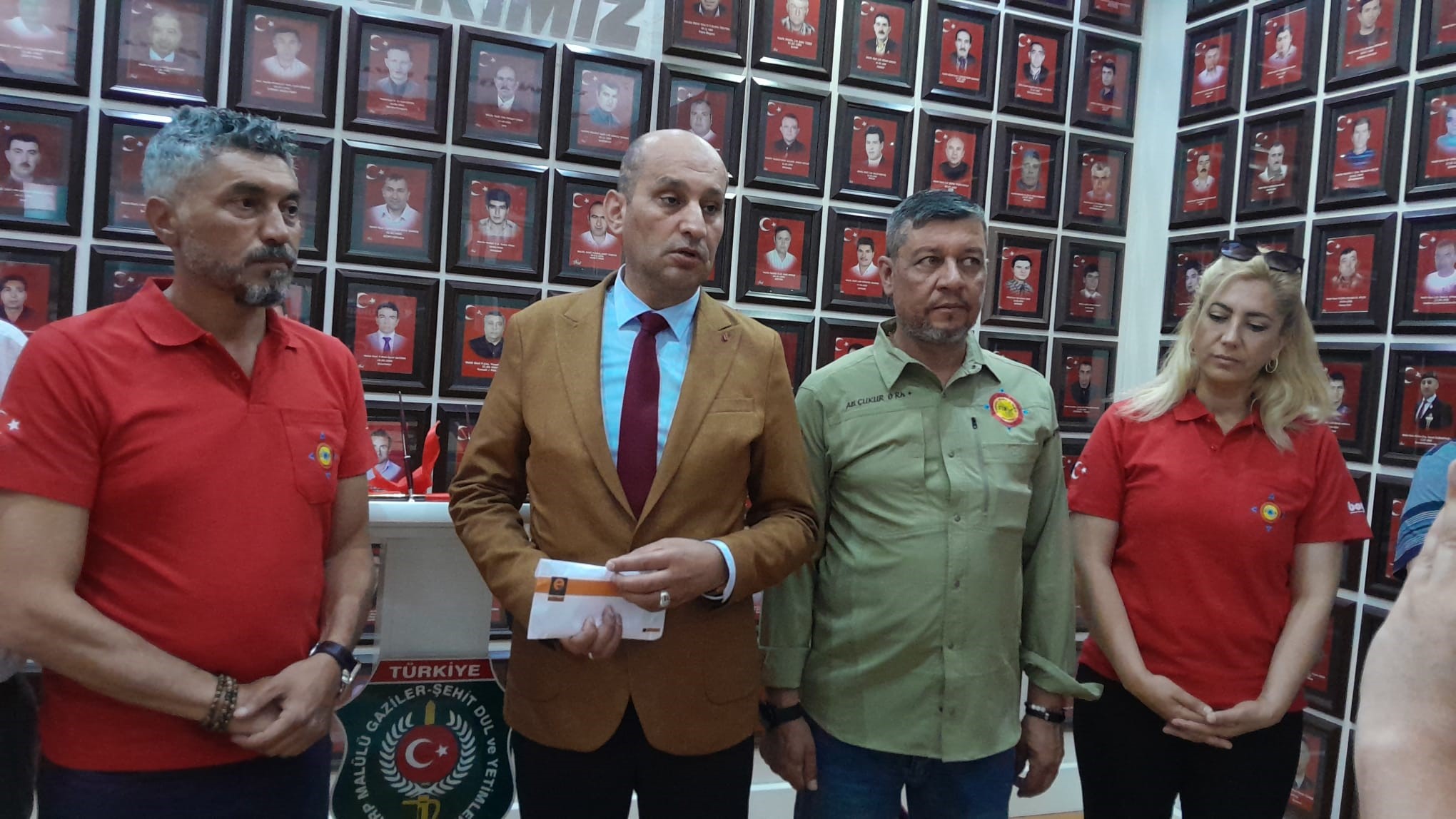 ESKİ BELEDİYE BAŞKANINDAN ANLAMLI BAĞIŞ
