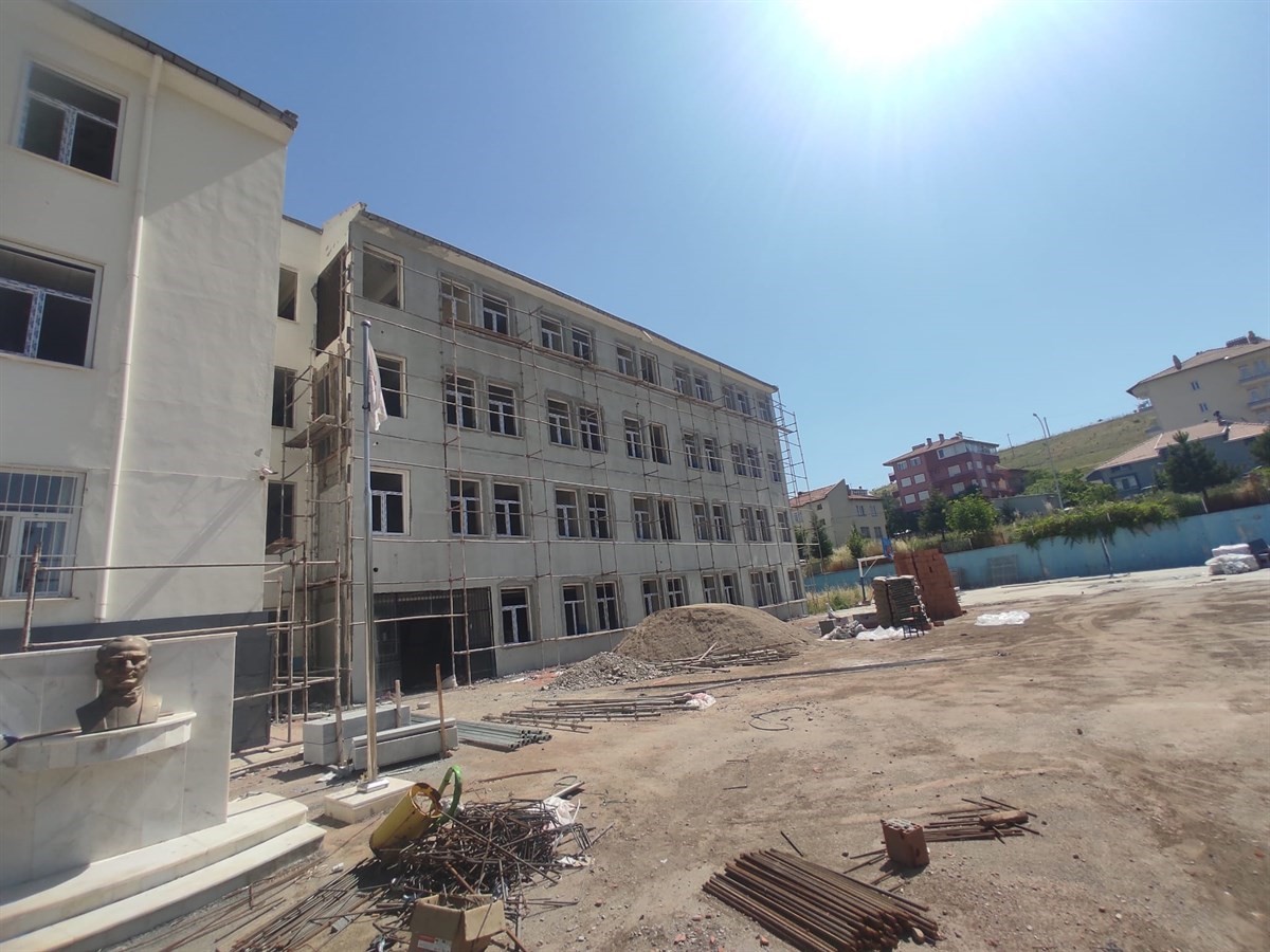 KAYMAKAM SÜLÜN İNCELEMELERDE BULUNDU