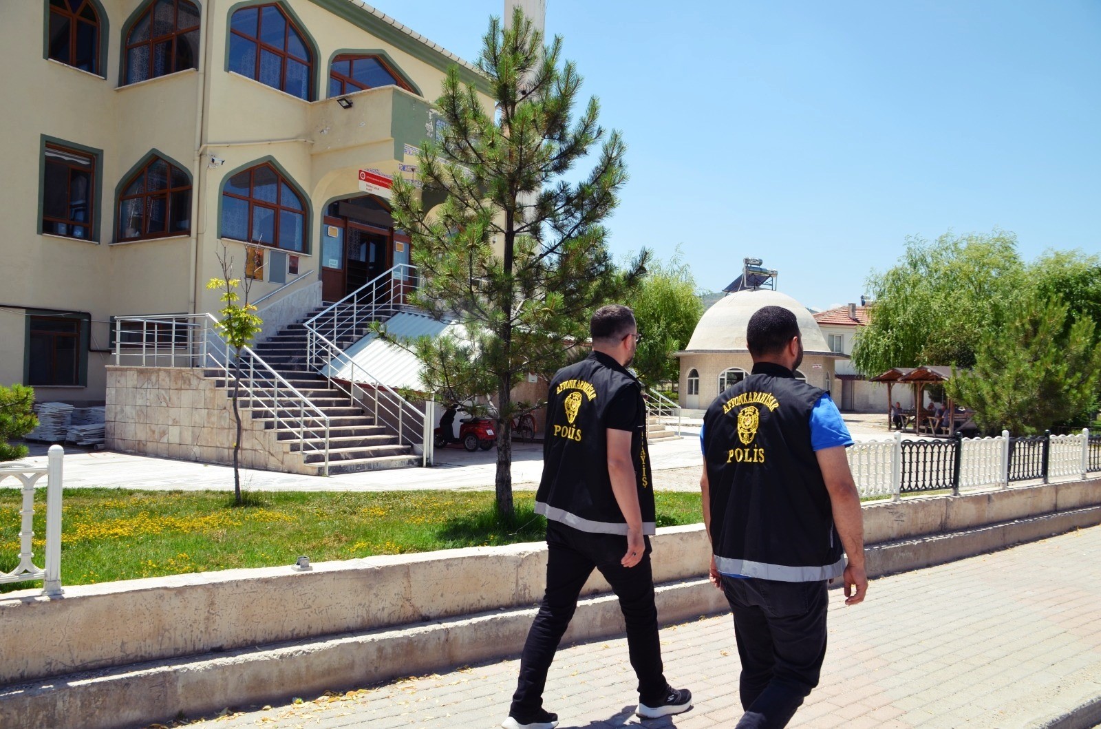 AFYON’DA DİLENCİLERE YÖNELİK DENETİMLER DEVAM EDİYOR