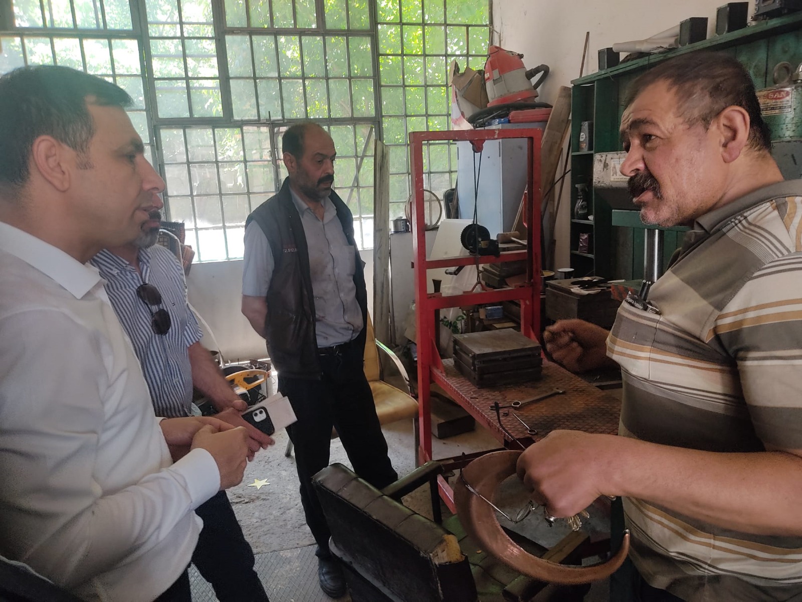 KAYMAKAM SÜLÜN BAKIR TEZGAHININ BAŞINA GEÇTİ