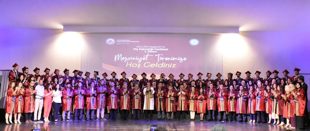YÜZLERCE YENİ NEFER DİPLOMASINI ALDI
