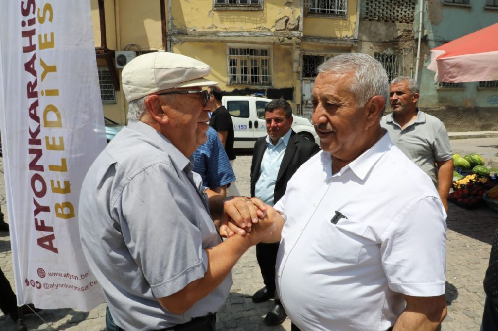 “ŞEHRİN GELİŞİMİNE EL BİRLİĞİ İLE KATKI SUNUYORUZ”