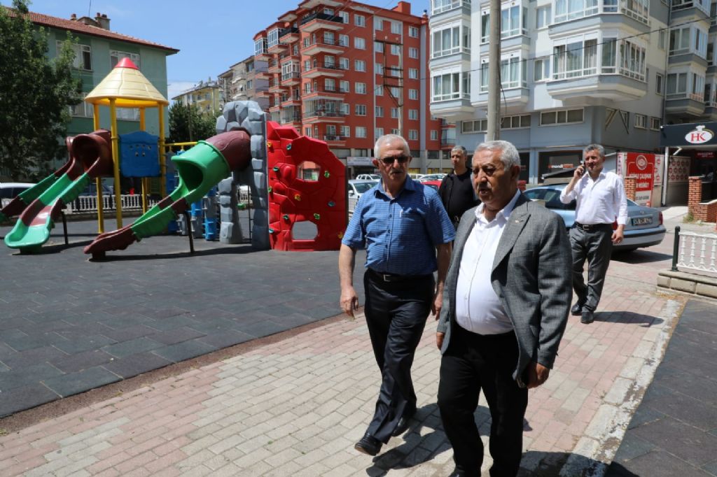 “ŞEHRİN GELİŞİMİNE EL BİRLİĞİ İLE KATKI SUNUYORUZ”