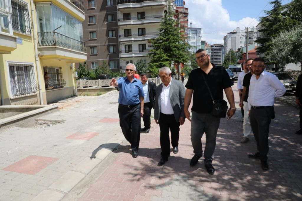 “ŞEHRİN GELİŞİMİNE EL BİRLİĞİ İLE KATKI SUNUYORUZ”