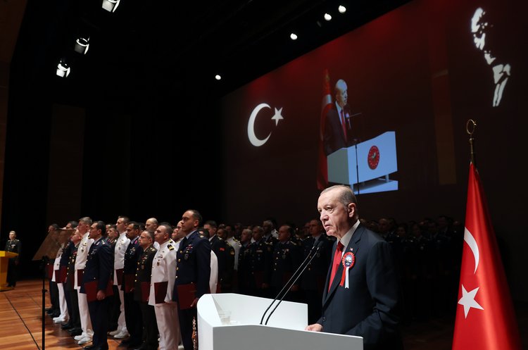 CUMHURBAŞKANI "TÜRKİYE'NİN ASKERİ EĞİTİM STANDARDINI YÜKSELTMEYE DEVAM EDECEĞİZ"