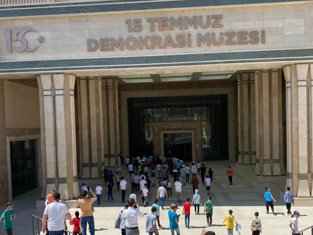 AFYONLU ÖĞRENCİLER ANKARA’DA
