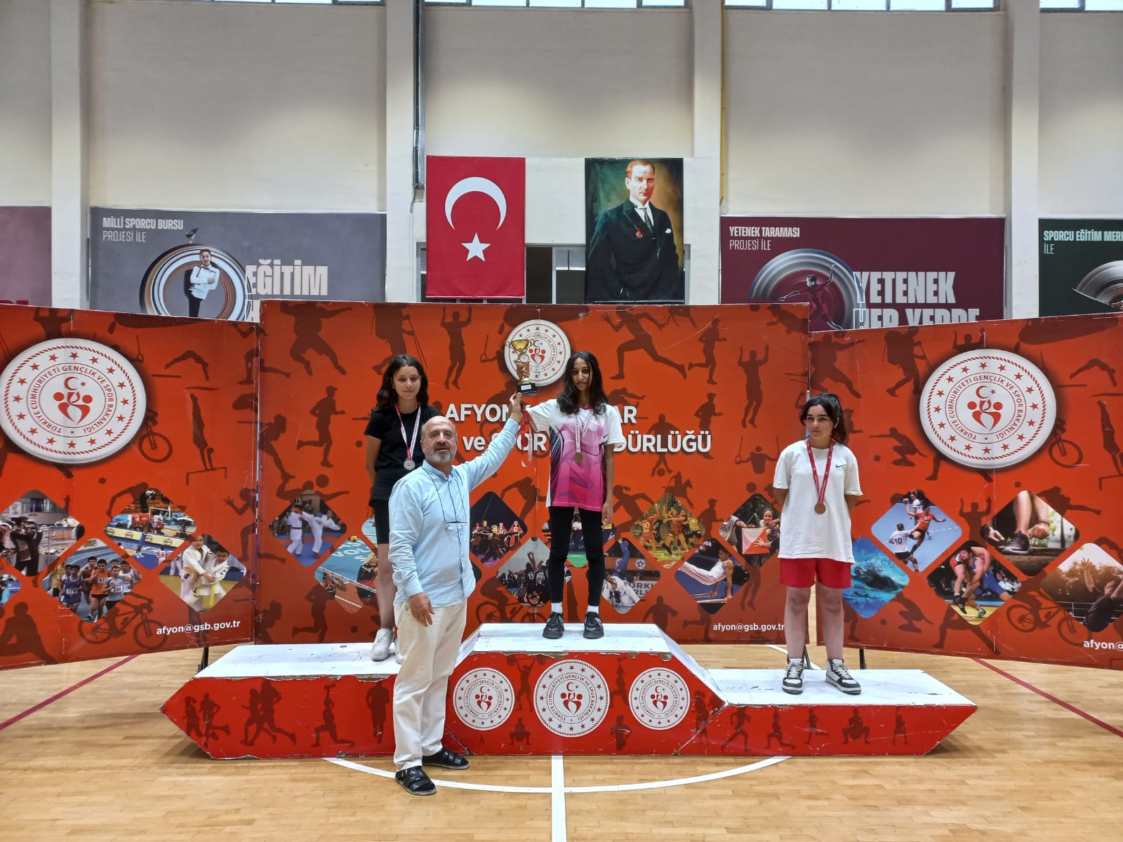 15 TEMMUZ ŞEHİTLERİ ANISINA MASA TENİSİ TURNUVASI