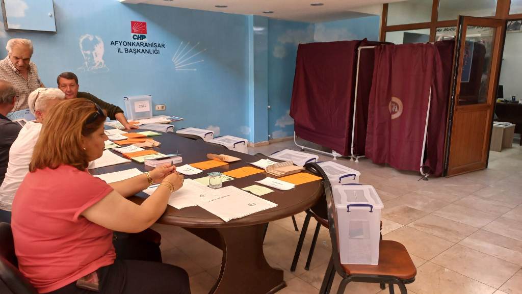 GÜLENİŞ: "YEREL SEÇİMLERE KİLİTLENDİK"