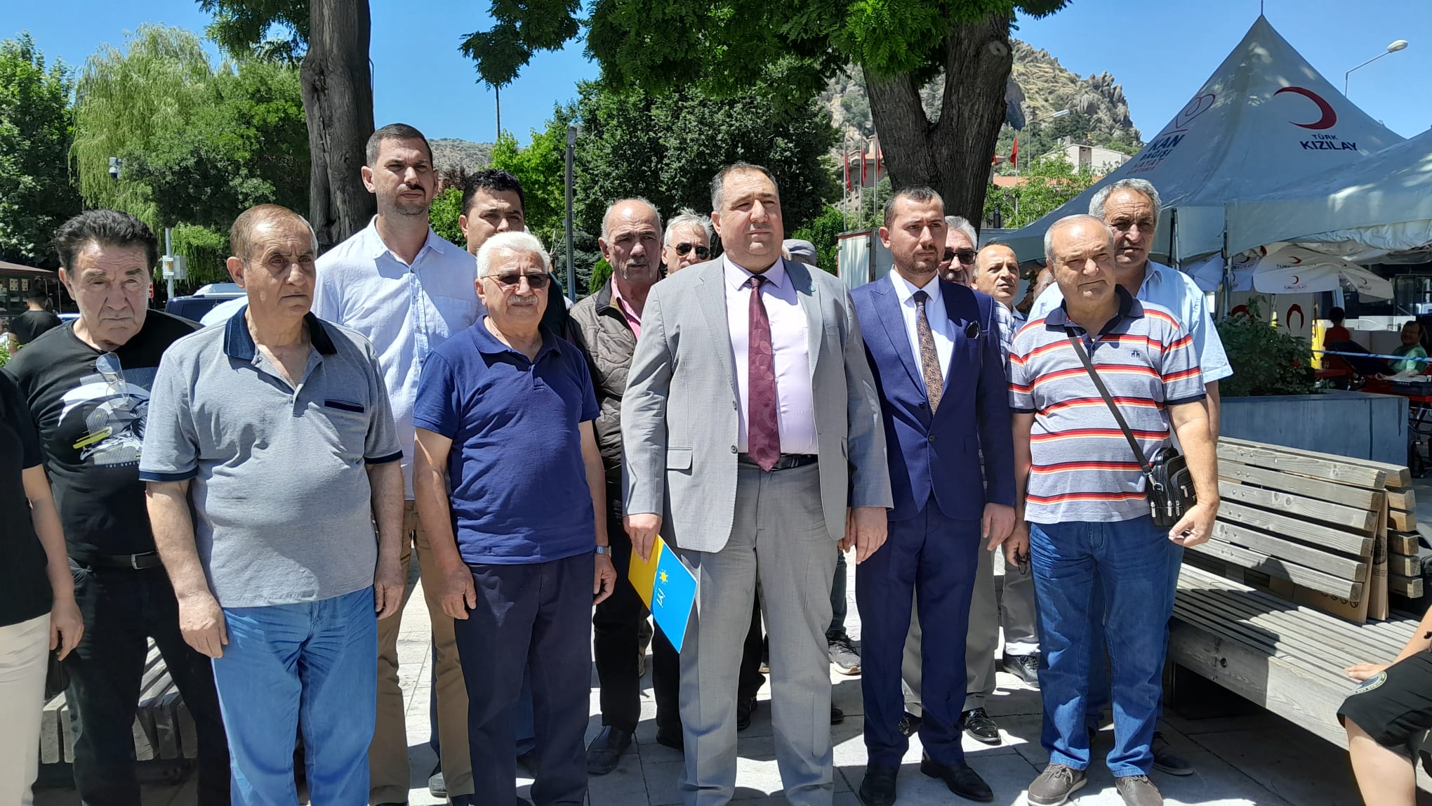“AK PARTİ’NİN YOKSULLUKTAN VE ZAMDAN BAŞKA VERECEĞİ BİR ŞEY KALMAMIŞTIR”