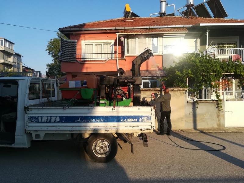 HALK SAĞLIĞI İÇİN HAŞEREYLE MÜCADELE SÜRÜYOR