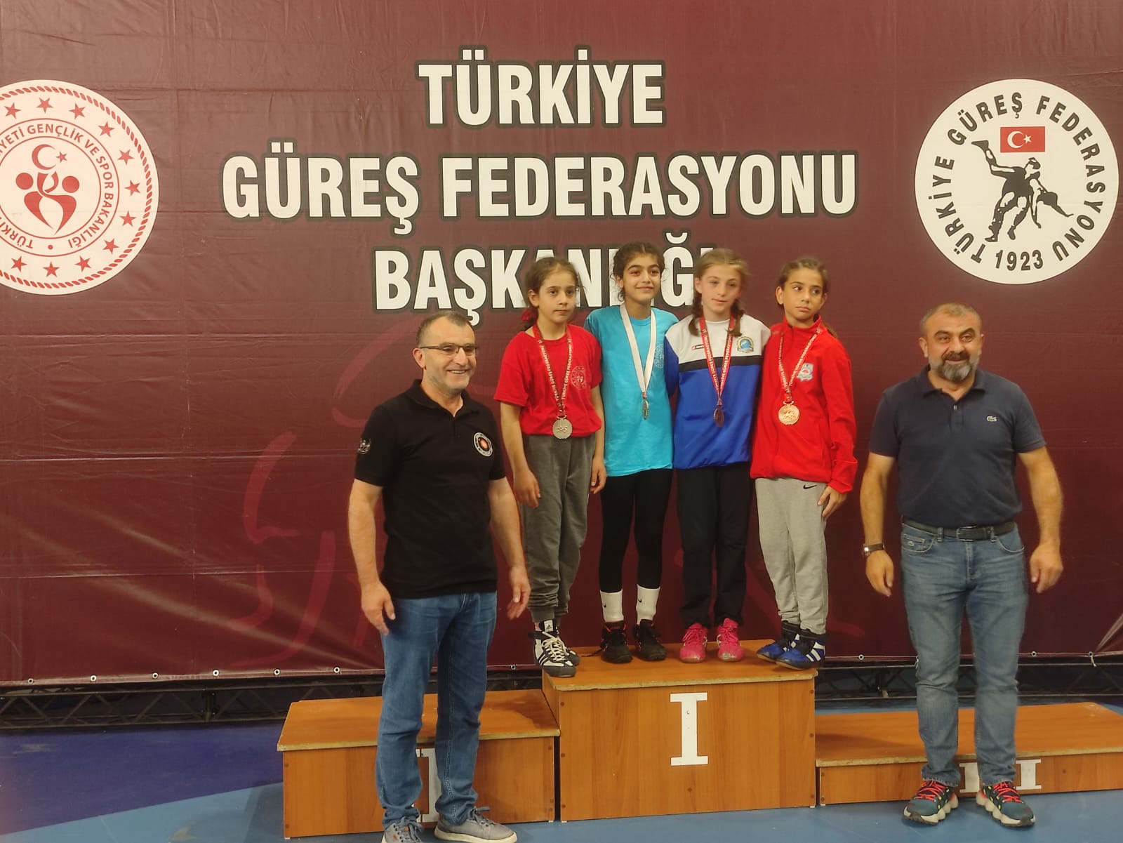 ALTIN KIZLARDAN YENİ MADALYALAR